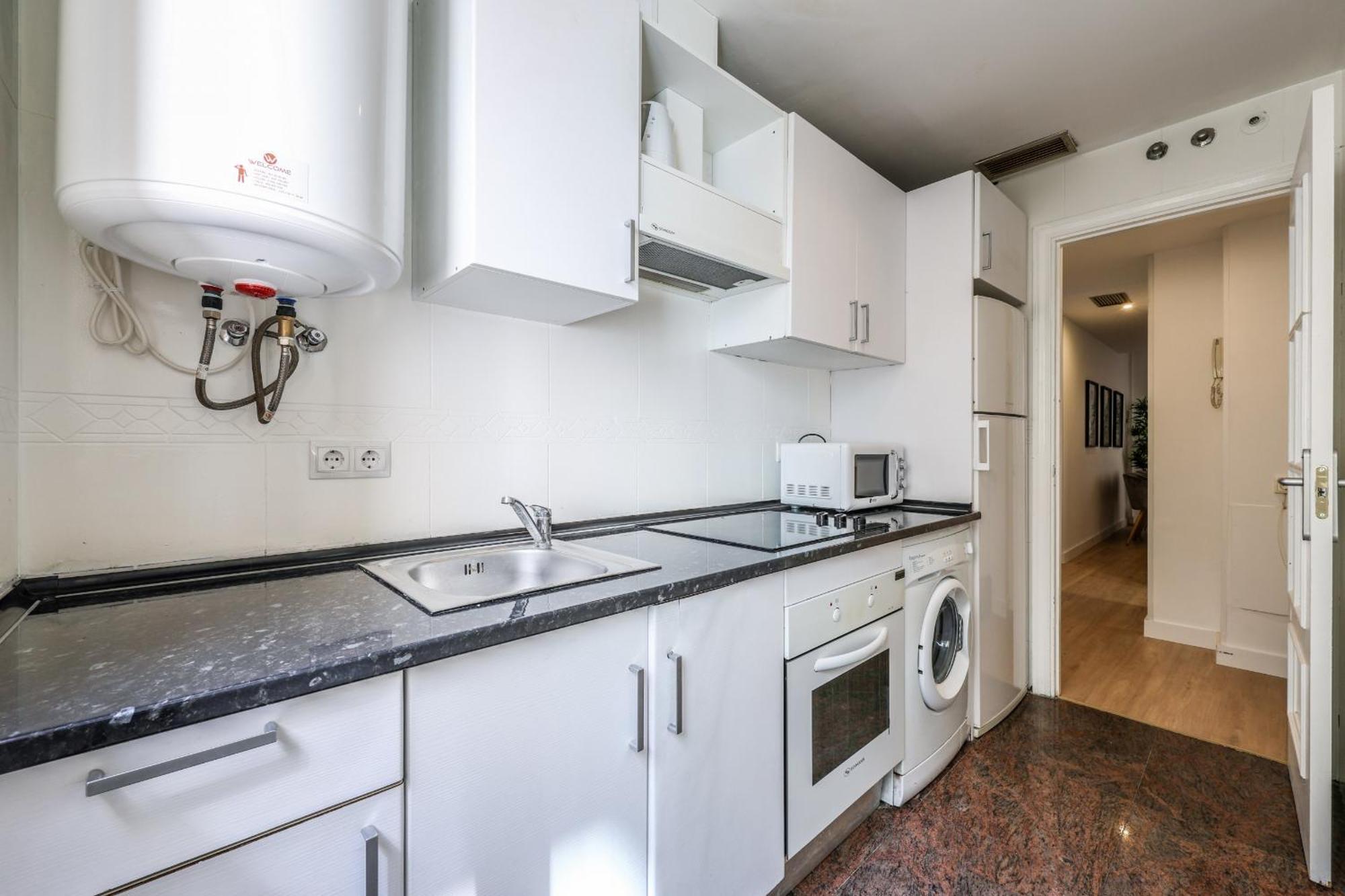Apartamentos Reformados En Tirso De Molina Act Madrid Luaran gambar
