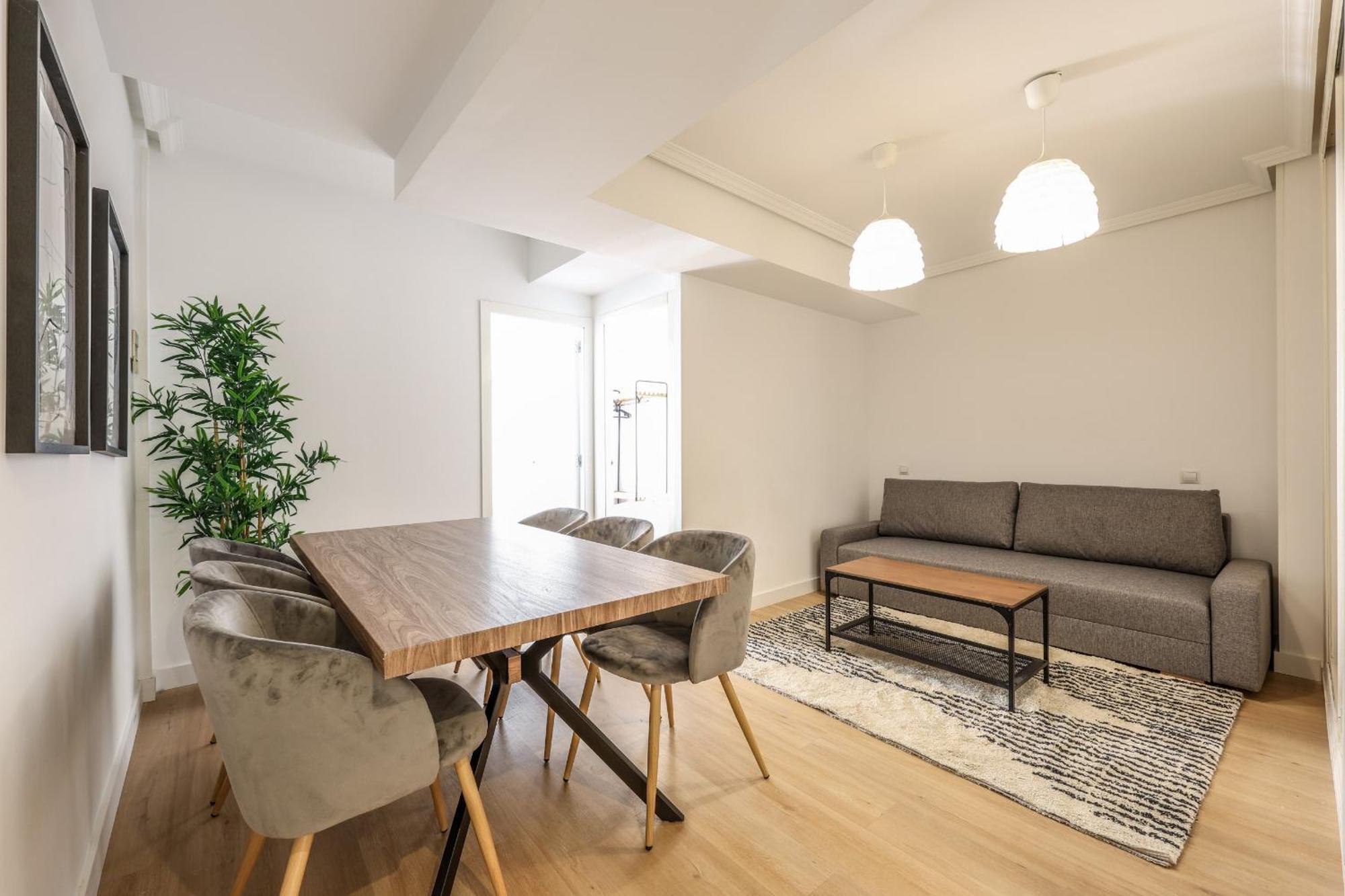 Apartamentos Reformados En Tirso De Molina Act Madrid Luaran gambar