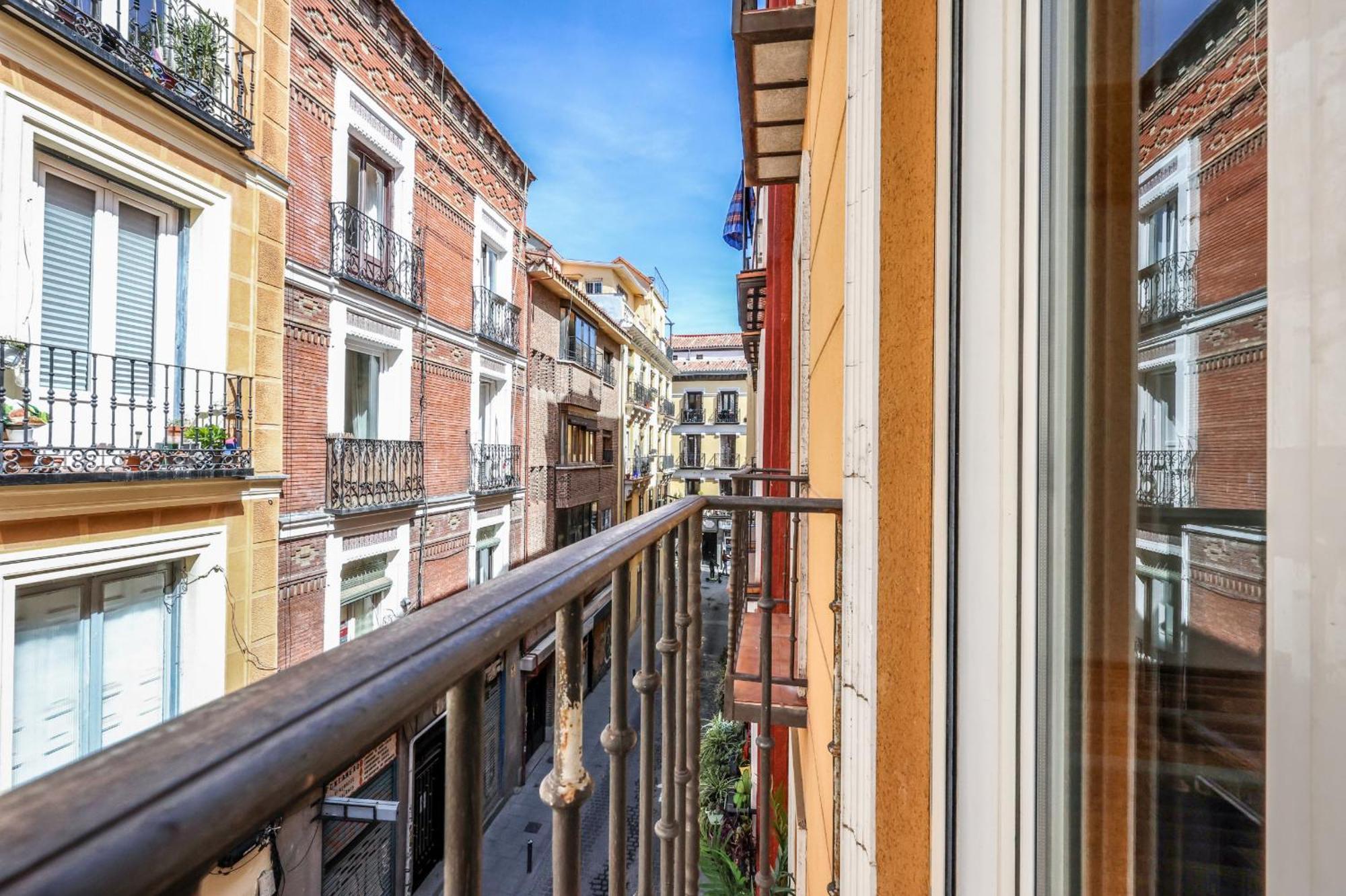 Apartamentos Reformados En Tirso De Molina Act Madrid Luaran gambar